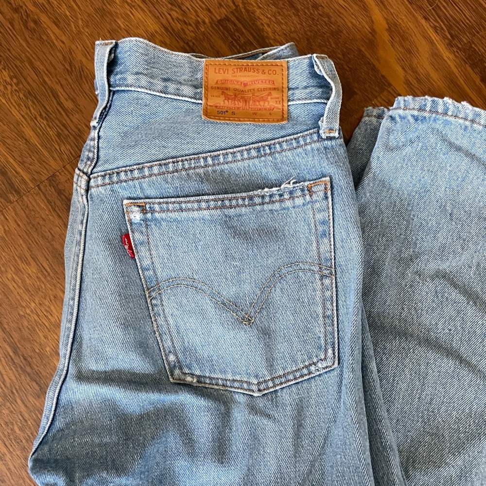 Levi’s distressed 501 jeans